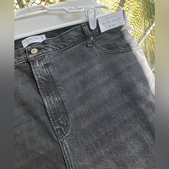 Abercrombie & Fitch Ultra High Rise The 90s Straight Jeans Size 35 Plus Size 20 - Picture 4 of 17